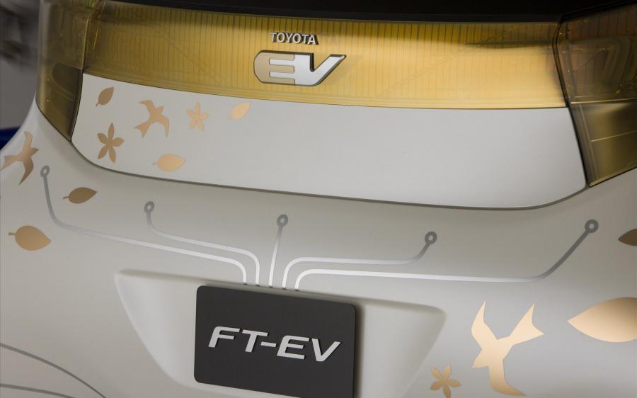  Toyota FT-EV Concept 2009 года  (фото 7 из 24)